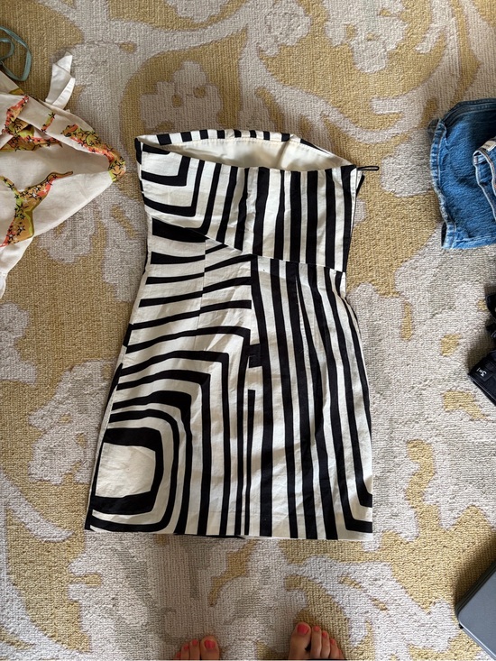 Zara Dresses & Skirts - Zara Black & White Strapless Geometric Mini Dress